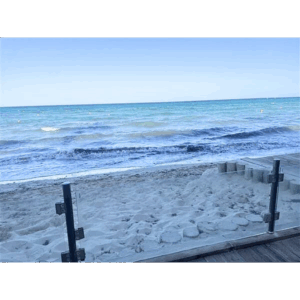 Meeresblick vom Holzdeck – Ruhe trifft Horizont