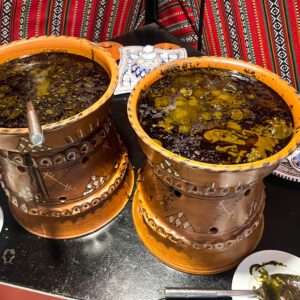 Traditionelle Tonpotsuppe: Kulturelles Genusserlebnis