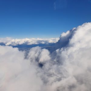 Über den Wolkenfluten