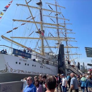 Segelschulschiff DAR MŁODZIEŻY