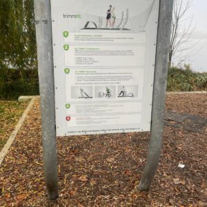 "Autumn Fitness Motivation – Trimmfit in Golden Leaves"