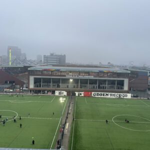 Millerntor-Stadion und Jahrmarkt vom Flakturm Humboldthain aus