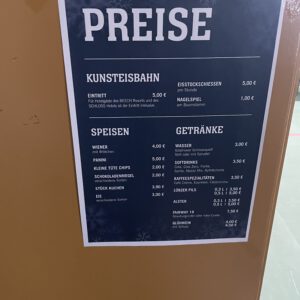 Winterspaß und Genuss: Ihre Preisübersicht für die Kunsteisbahn