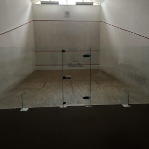 „Klassischer Squashcourt mit Charakter“